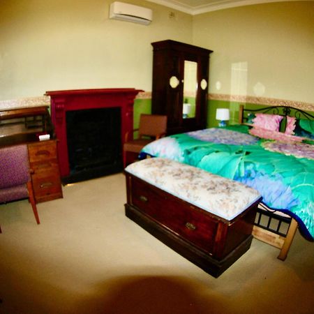 Historic Star Lodge And Station Masters House Narrandera Exterior foto