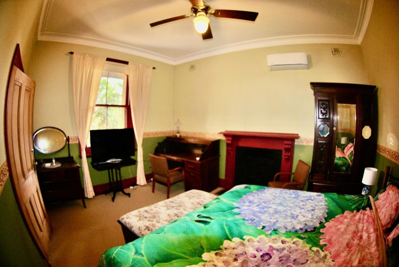 Historic Star Lodge And Station Masters House Narrandera Quarto foto