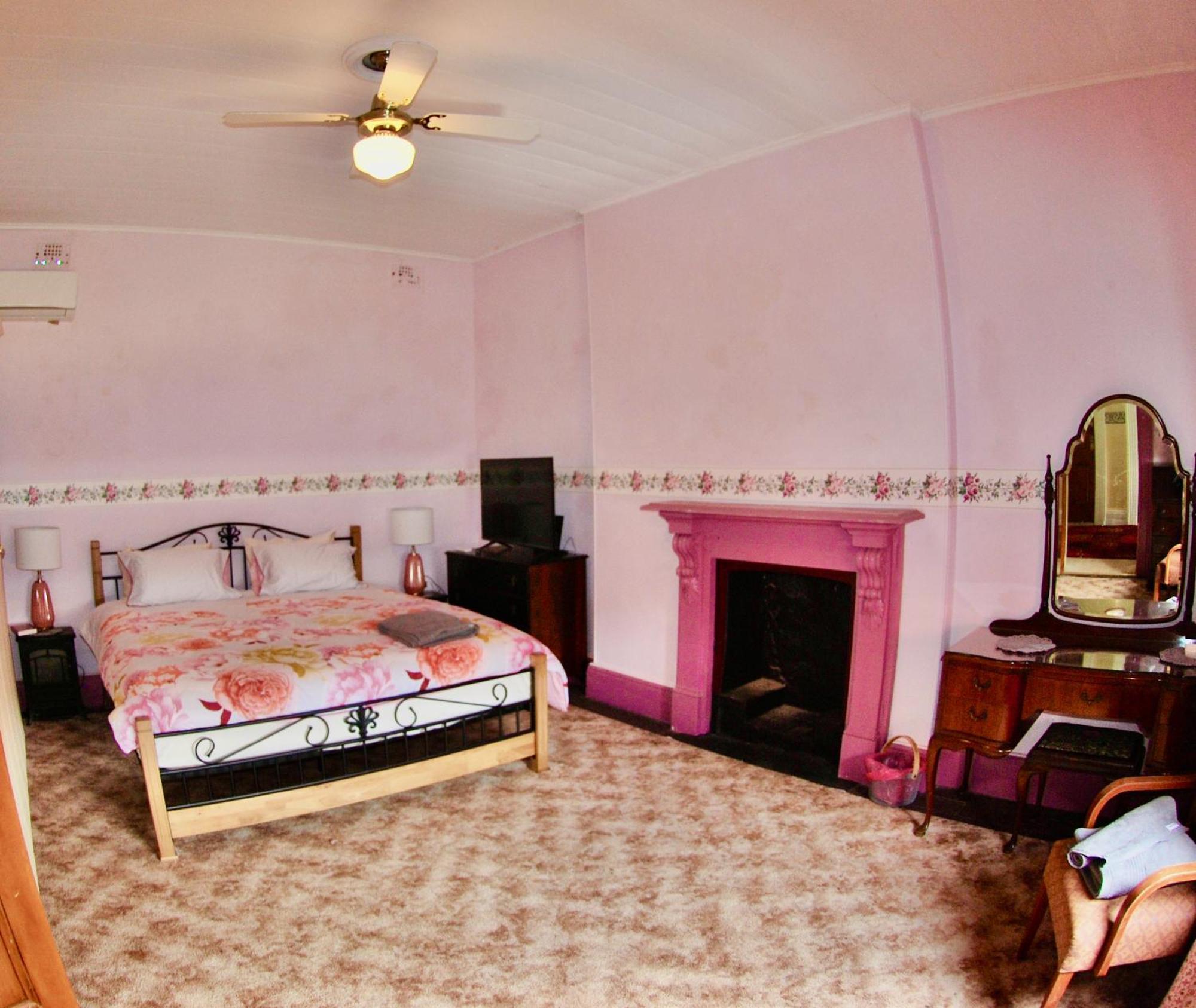 Historic Star Lodge And Station Masters House Narrandera Quarto foto
