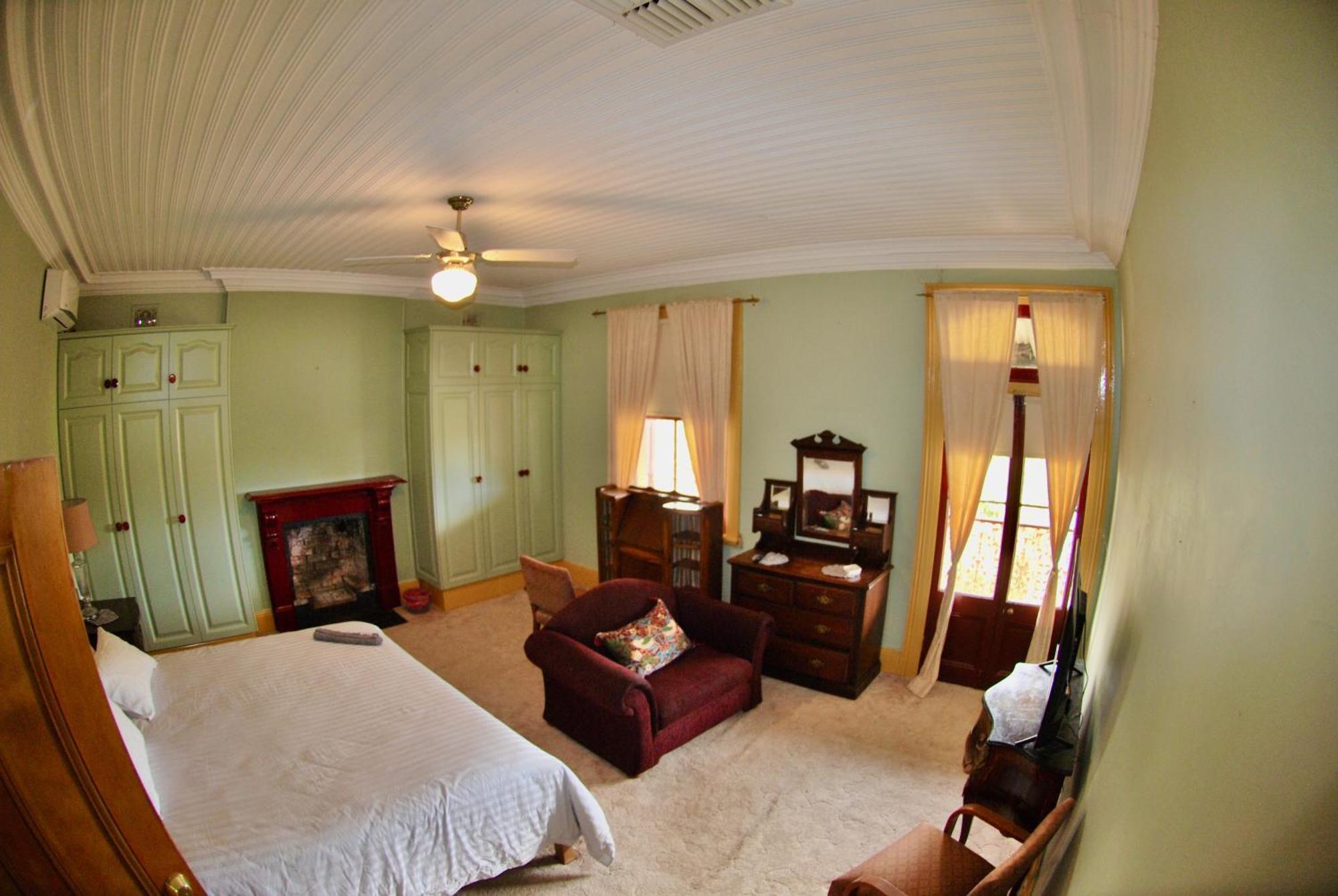 Historic Star Lodge And Station Masters House Narrandera Quarto foto